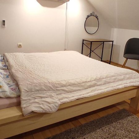 Apartmani Jovanovic ペルチャツ エクステリア 写真