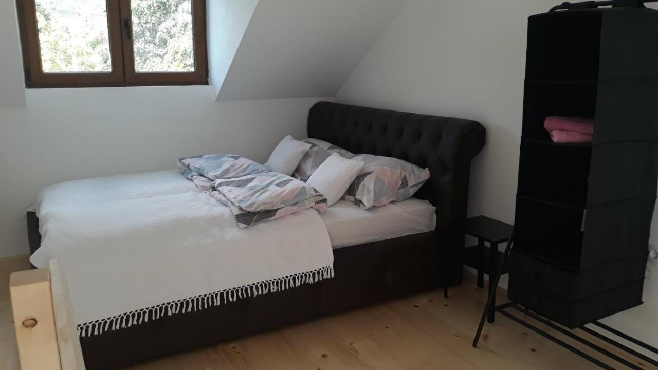 Apartmani Jovanovic ペルチャツ エクステリア 写真