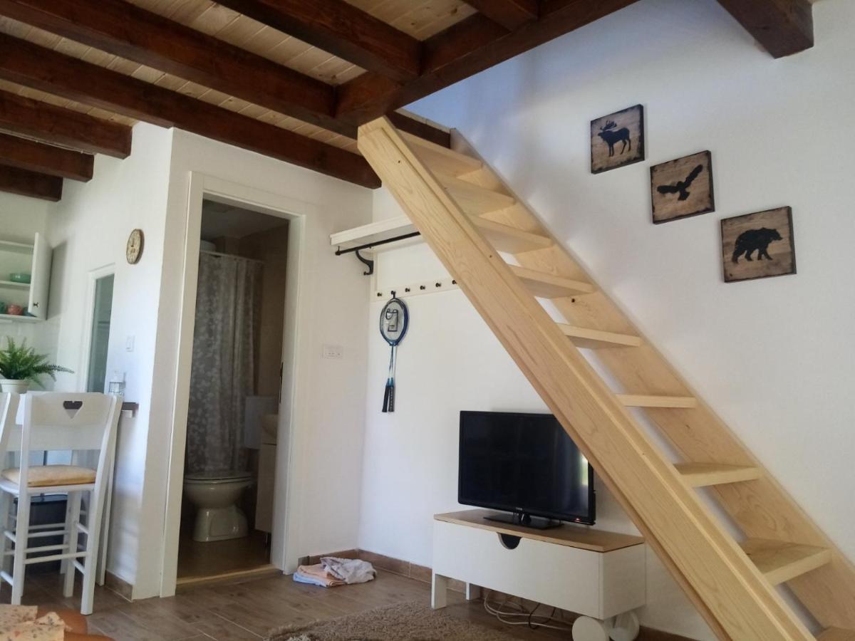 Apartmani Jovanovic ペルチャツ エクステリア 写真