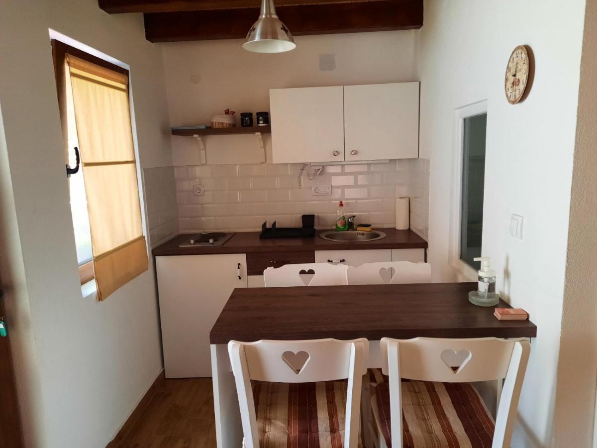 Apartmani Jovanovic ペルチャツ エクステリア 写真