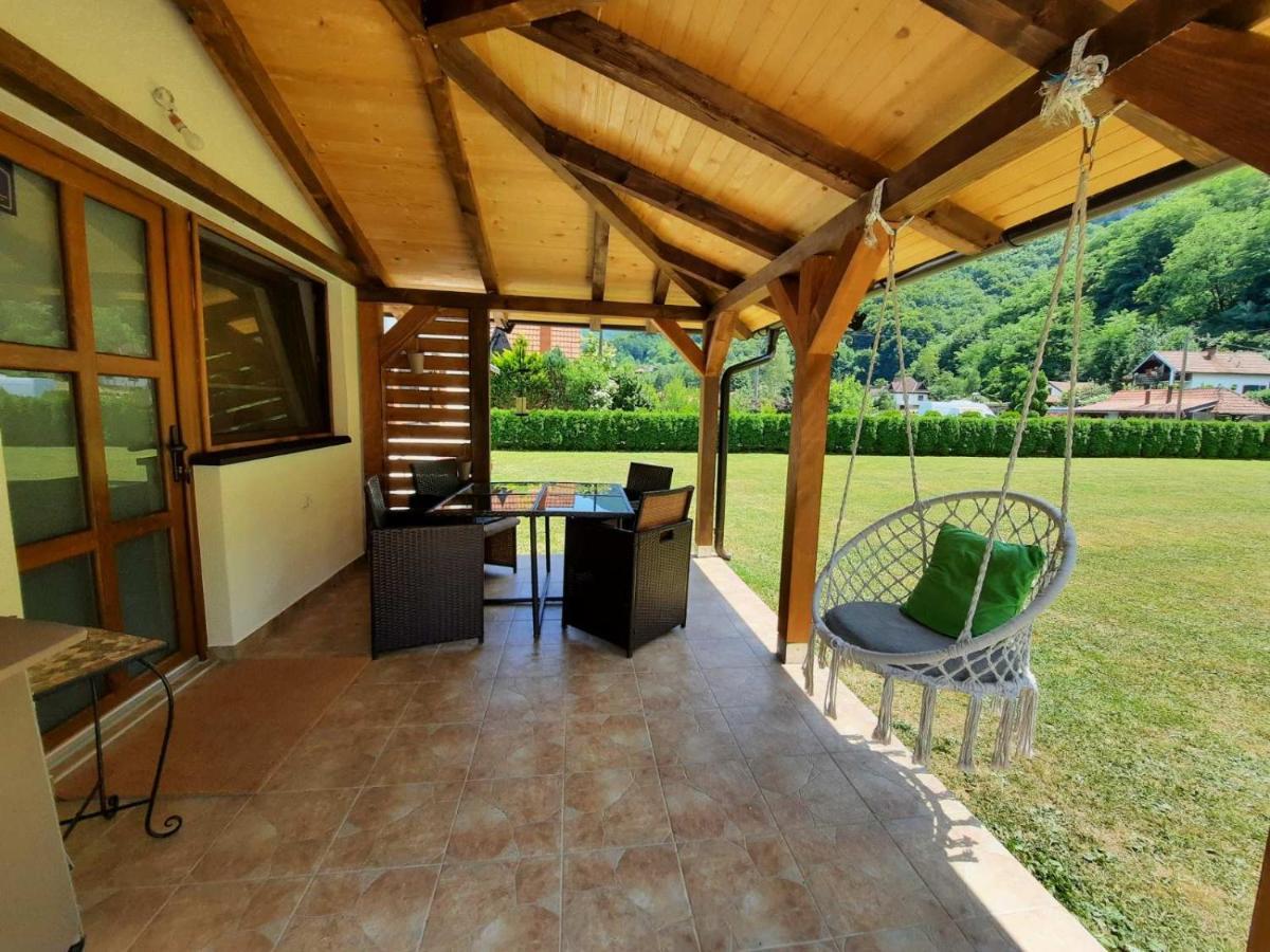 Apartmani Jovanovic ペルチャツ エクステリア 写真