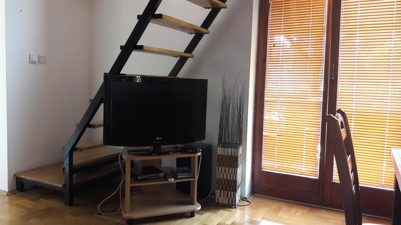 Apartmani Jovanovic ペルチャツ エクステリア 写真