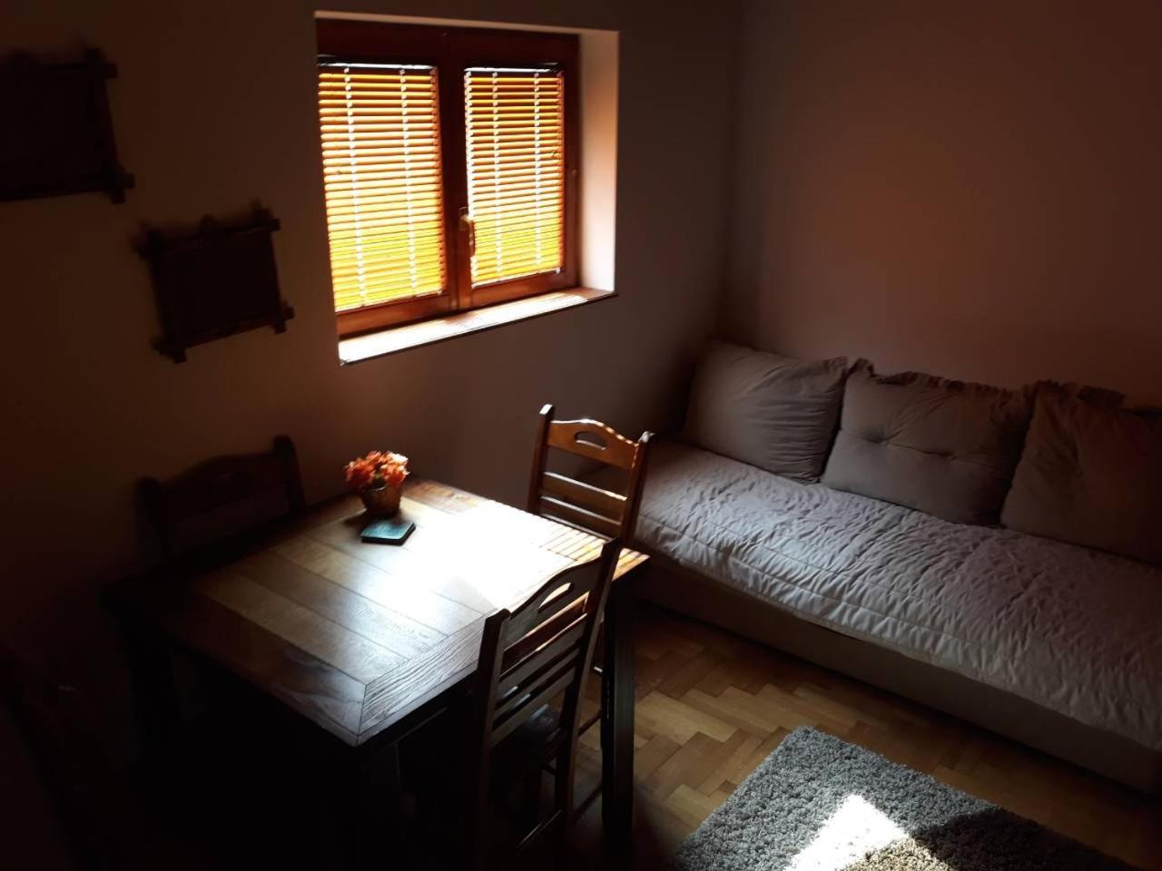 Apartmani Jovanovic ペルチャツ エクステリア 写真
